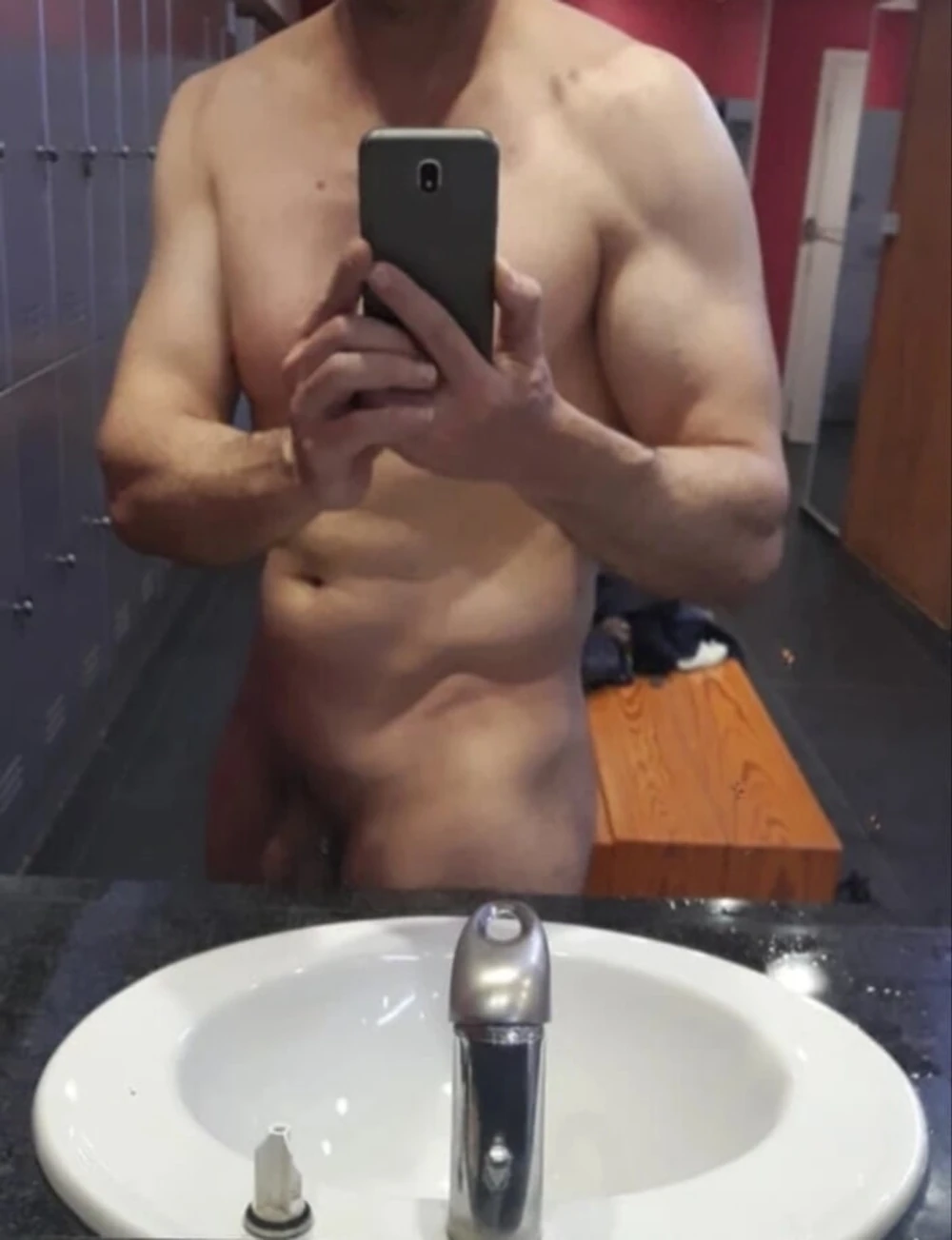 My body...my cock : 10 nude pics