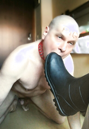 Master, let me suck your boot and your cock