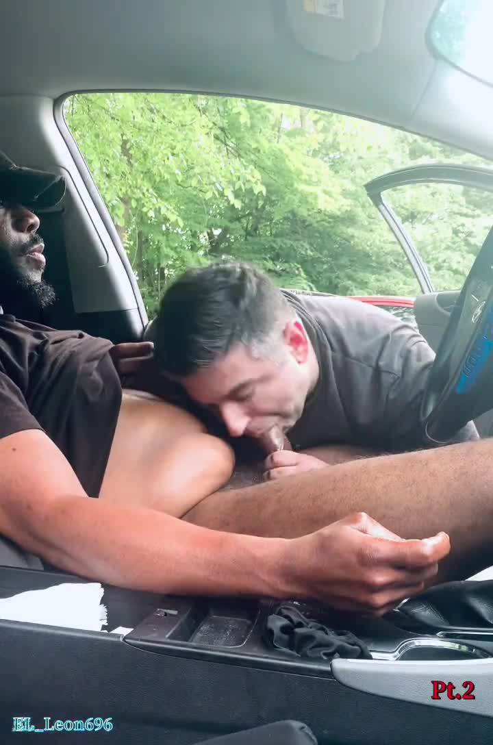 Cruising around find me a horny guy to blow my cock