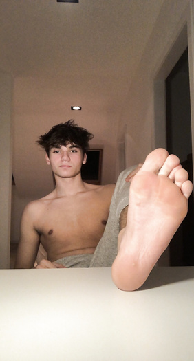 Just some feet pics found across the net