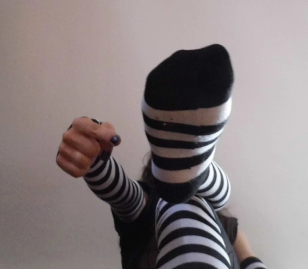 Just some foot stuff: 6 nude pics