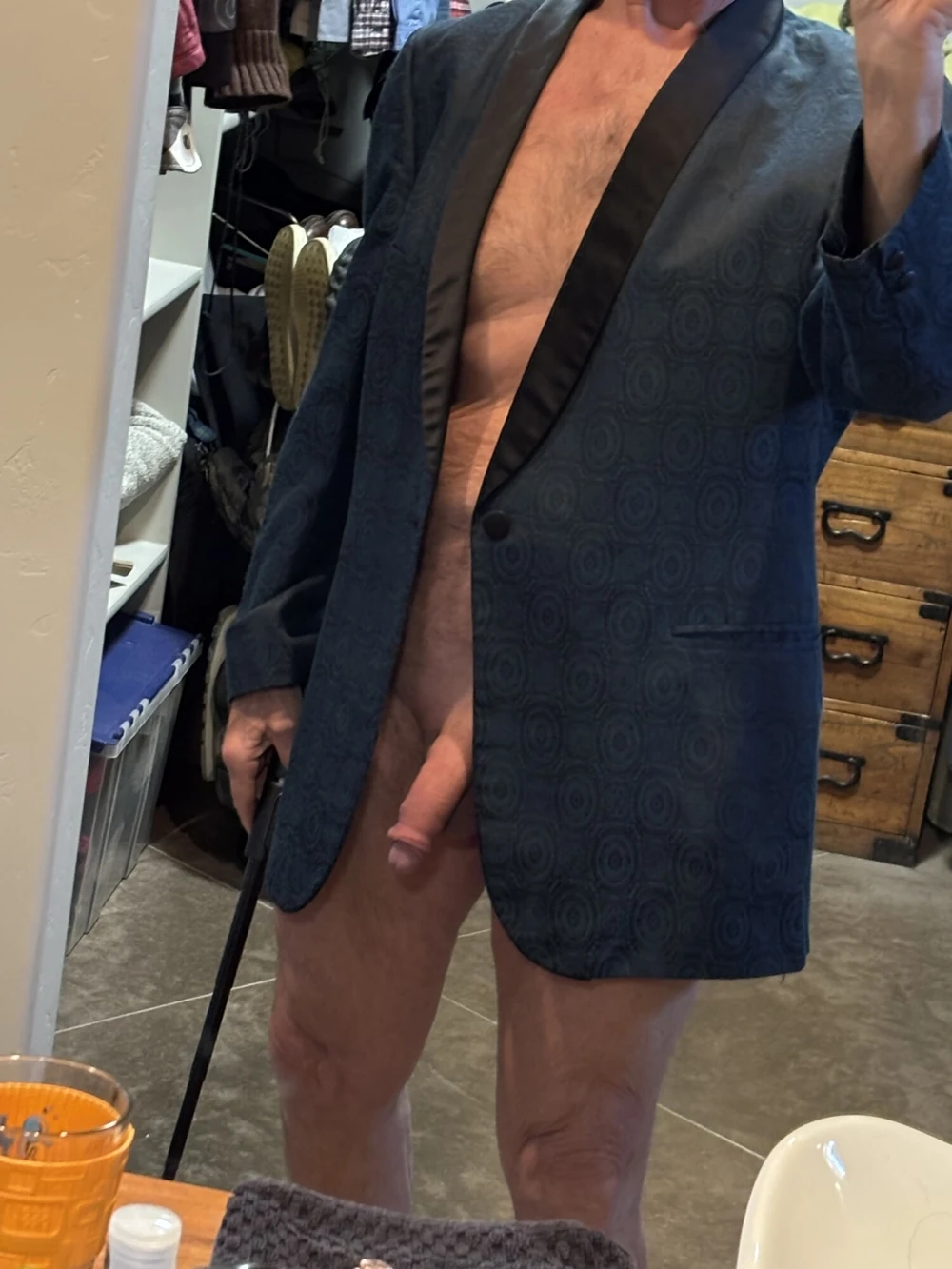 Checking the wardrobe: 10 nude pics