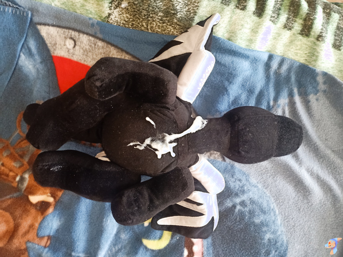Photos of a dragon with my sperm on it