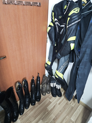 Some of the gears i've got including latex, leather, boots, superheroes (spiderman and superman)