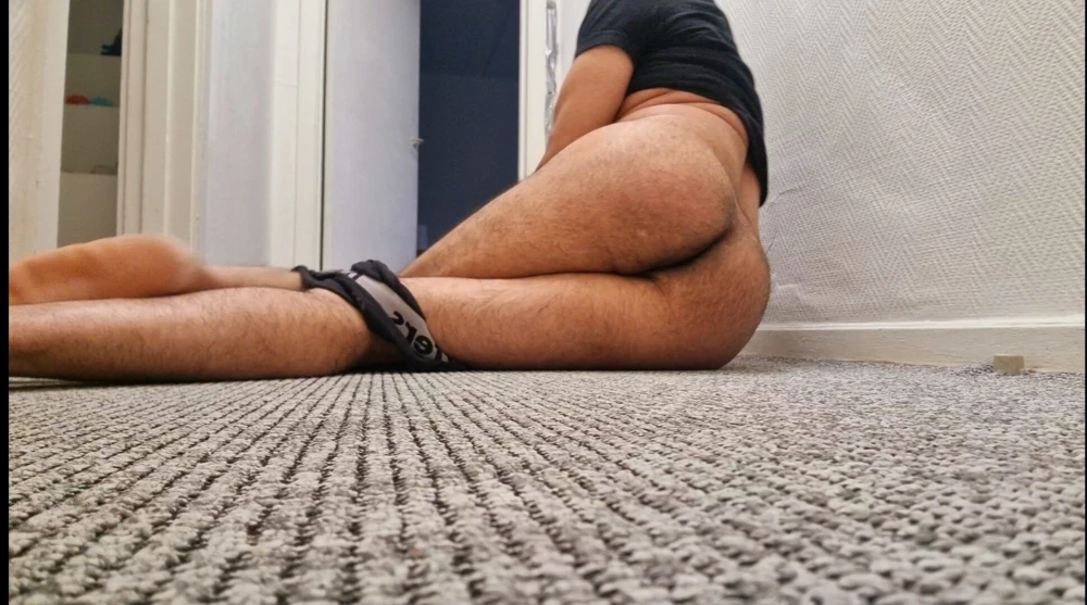 Mix bad position big ass guy: 10 nude pics